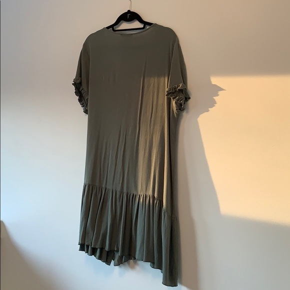 SHEIN ruffle cuff flippy hem dress - Picture 2 of 3